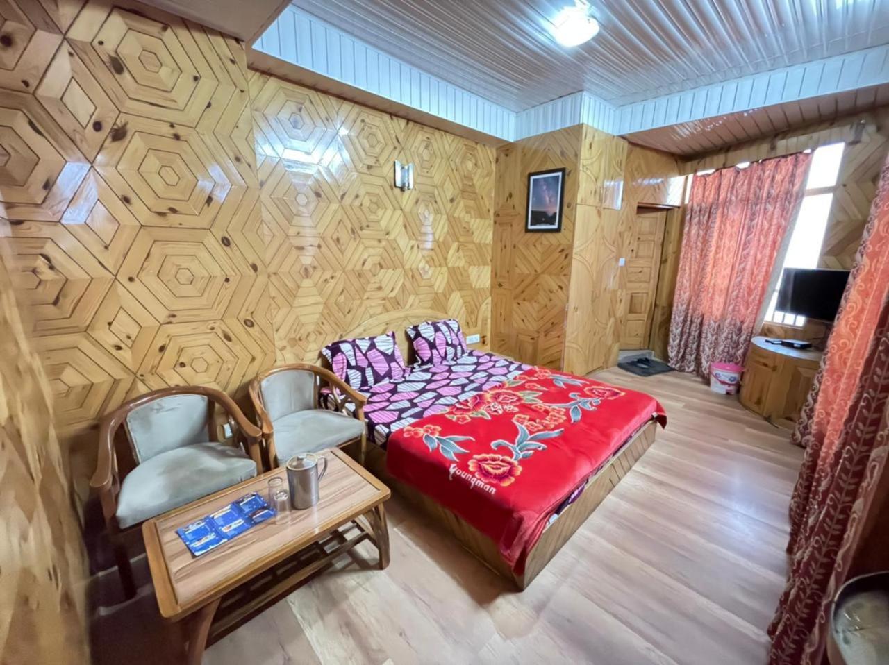 Hotel Snowflake Narkanda Buitenkant foto
